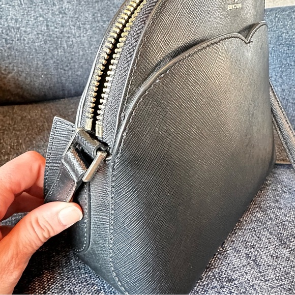 Kate Spade Crossbody Purse in Like New Condition - Picture 2 of 11